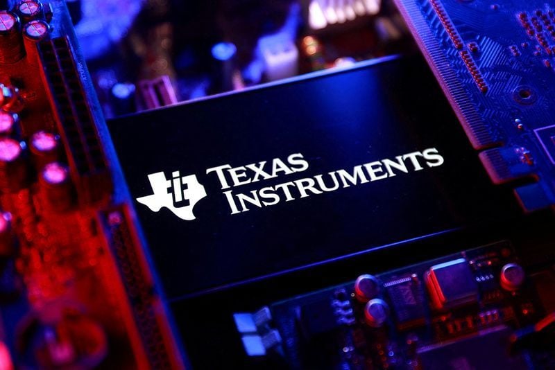 Texas Instruments forecasts a rebound in sales, signalling a recovery in the analog chip market