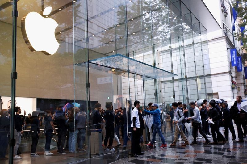  Global markets live: Apple, Microsoft, Walmart, Paramount, Volkswagen… 