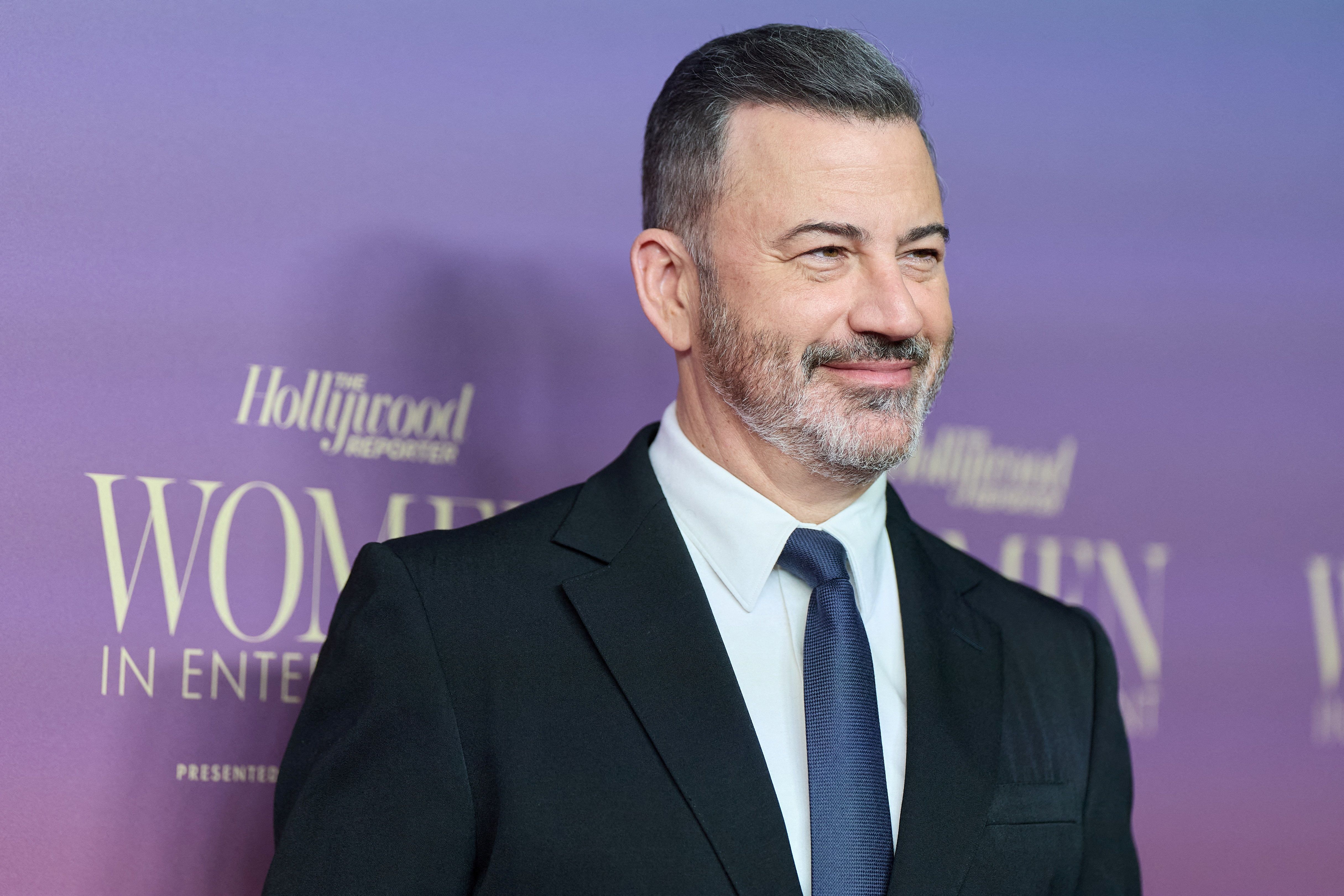 Jimmy Kimmel continuará con ABC de Disney por al menos un año más