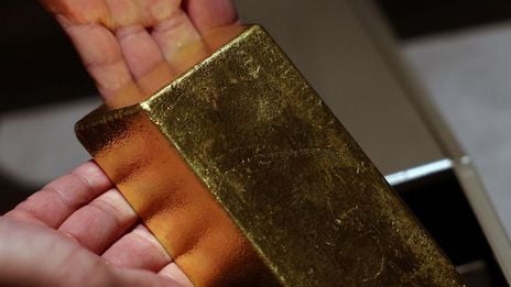 Goldman Sachs raises year-end gold forecast to $3,700/oz