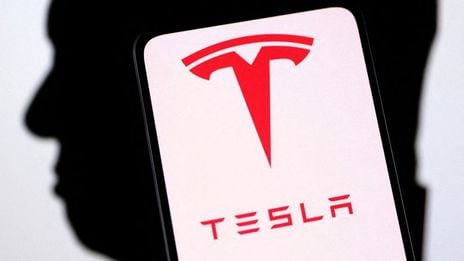 US auto safety agency reviewing Tesla answers on robotaxi deployment plans