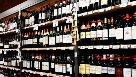 Pourquoi le vin européen pourrait devenir plus cher avec les nouveaux tarifs douaniers américains