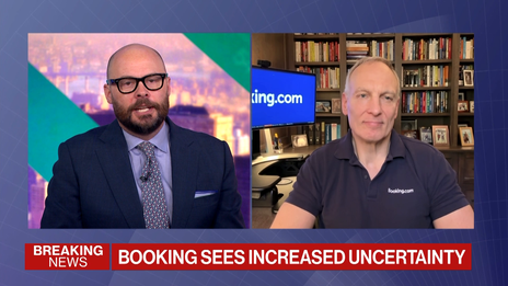 Booking Holdings prévoit une incertitude accrue
