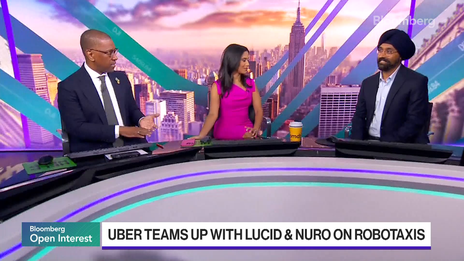 Uber se asocia con Lucid y Nuro para lanzar una flota de robotaxis