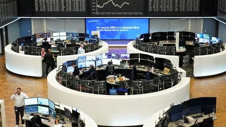 Markets at a standstill before tariff drama