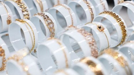 US-China tariff war steers gold through $3,200 per ounce