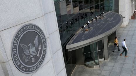 Les plans de départs volontaires frappent de plein fouet les services juridiques et d'investissement de la SEC