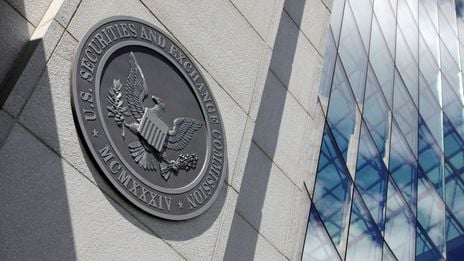 Gli investitori istituzionali rivedono le posizioni sugli ETF bitcoin:  le dichiarazioni negli Stati Uniti mostrano movimenti strategici