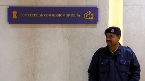 Un organismo regulador indio descubre que agencias publicitarias internacionales se coludieron para fijar tarifas, según un documento.