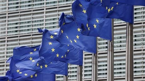 L'UE envisage d'utiliser les avoirs russes gelés ou d'emprunter pour financer l'Ukraine