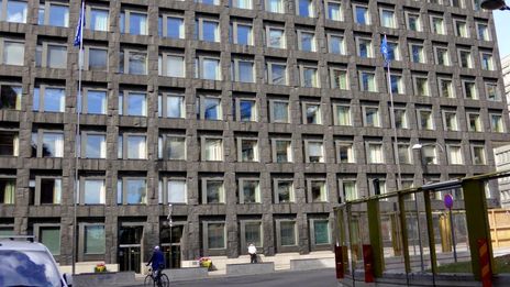 Riksbanken skiftar kursen i 'en något stramare riktning'