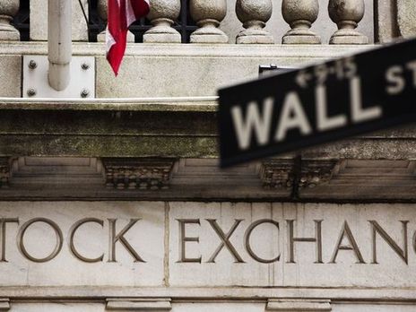 Wall Street lacks direction, Dow Jones hits record high as SpaceX overtakes Amazon