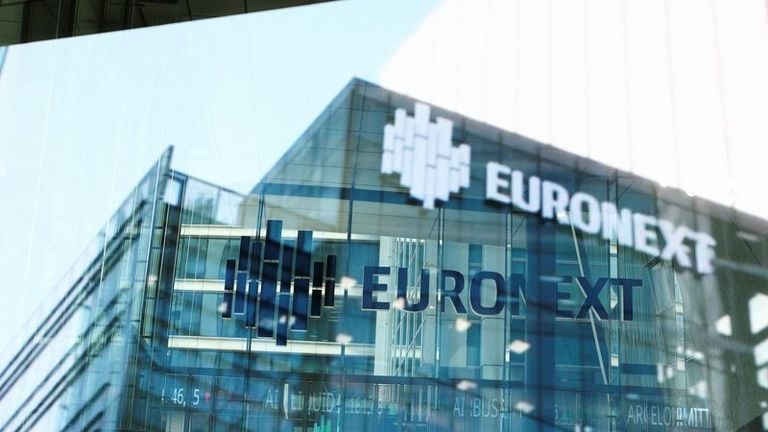 L'Europe finit dans le vert en attendant une désescalade des tensions commerciales