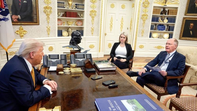 Trump comparte opiniones sobre la Fed, Ucrania e Irán