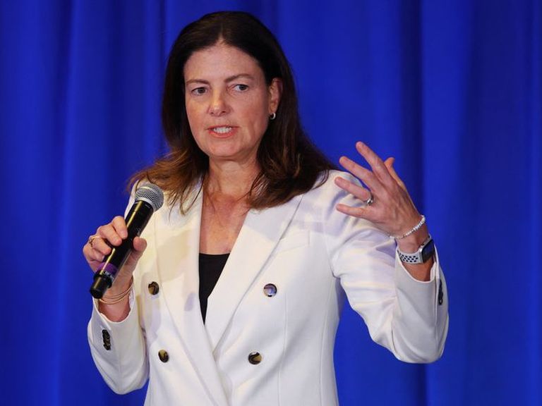 Kelly Ayotte